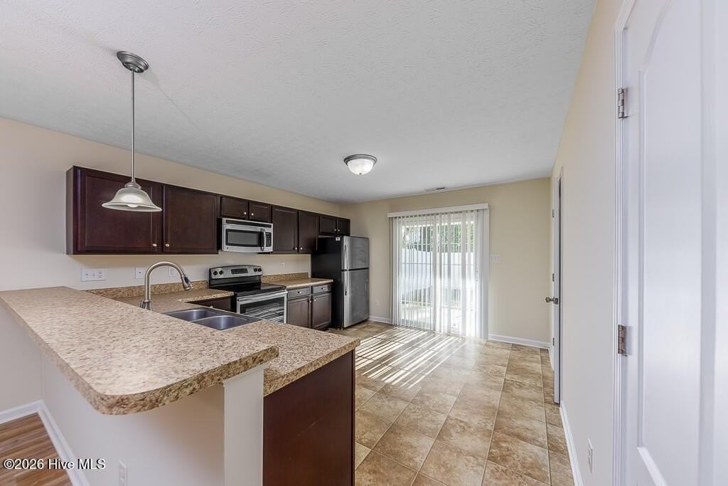 205 Grove Ln - Photo 4 of 13