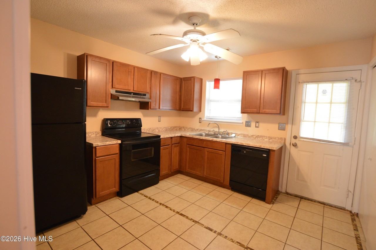 109 Live Oak Ct - Photo 5 of 14