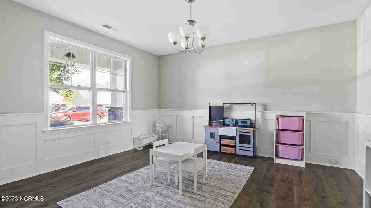 111 Emerson Ln - Photo 5 of 42