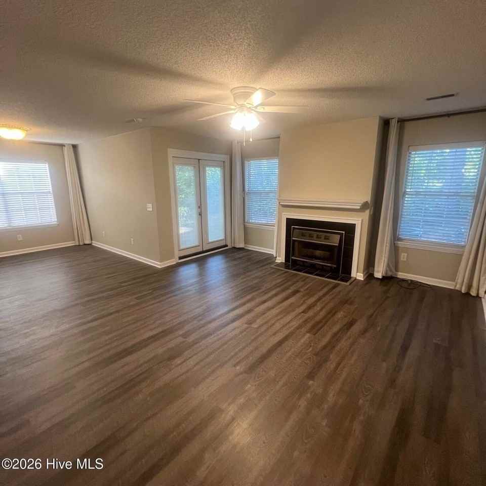 3007 Mulberry Ln Unit A - Photo 2 of 14