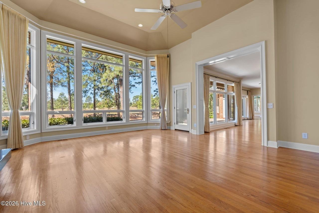 50 Oak Meadow Rd - Photo 7 of 50