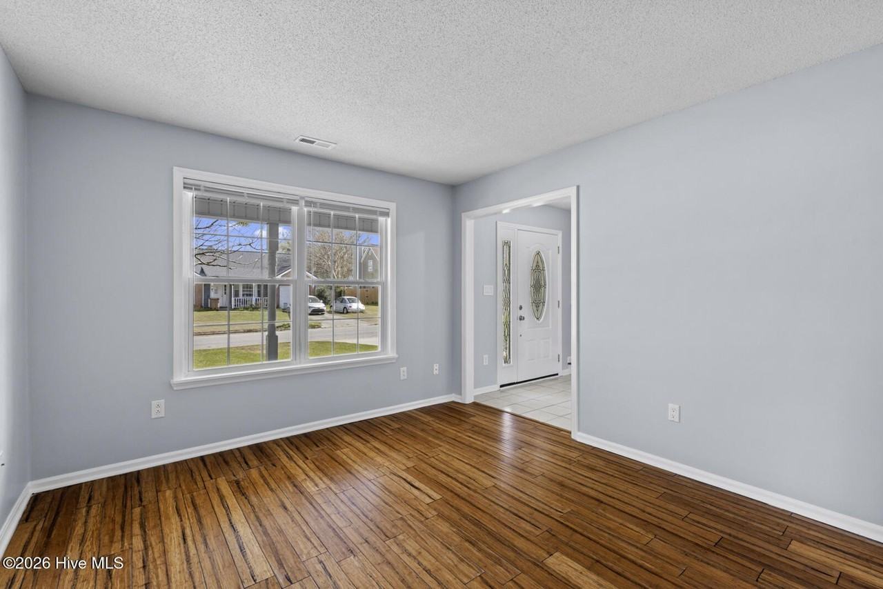 217 Mahogany Dr - Photo 4 of 24