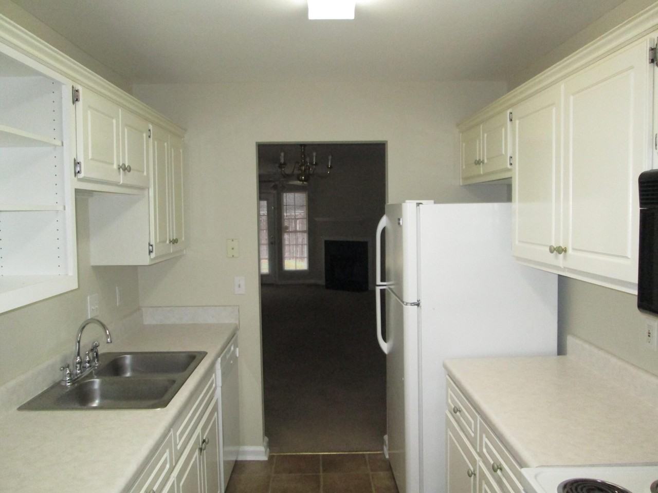 413 Northrop Pl - Photo 4 of 14