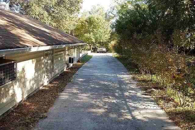 323 Sally Dr - Photo 3 of 13