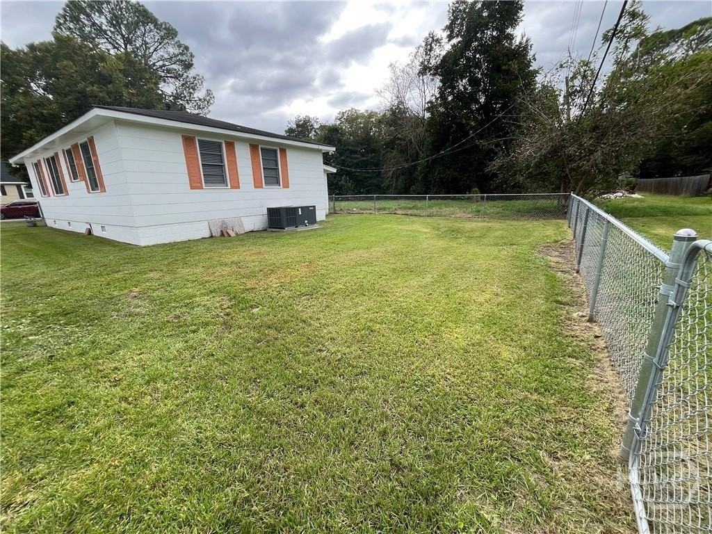 1320 E 35th St - Photo 2 of 9