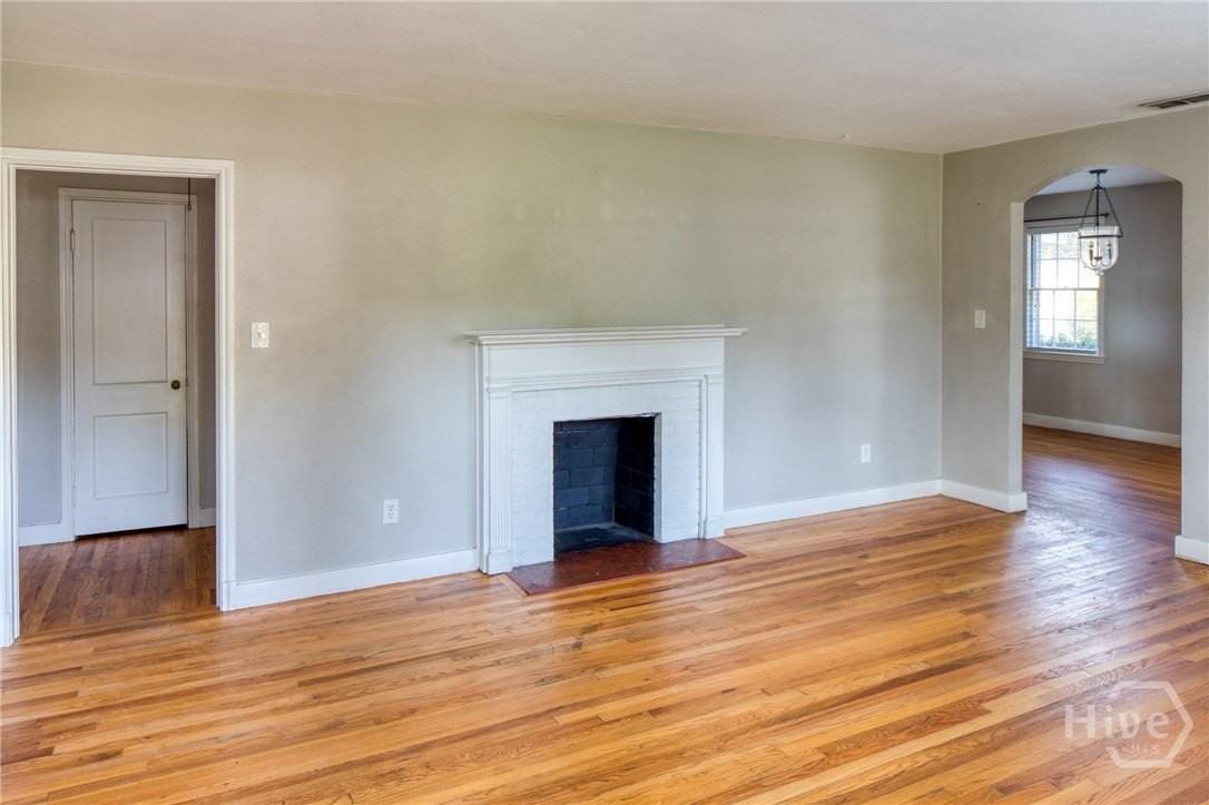 2201 E 41st St - Photo 3 of 13