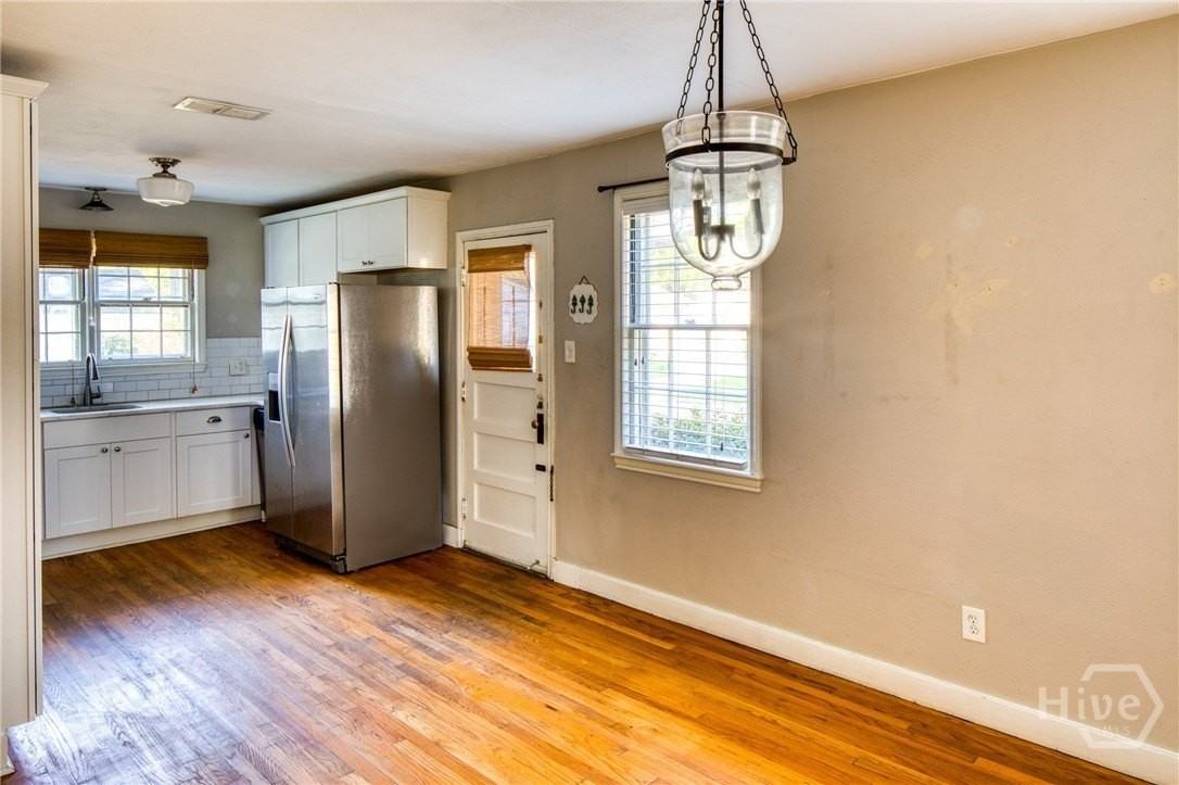 2201 E 41st St - Photo 4 of 13