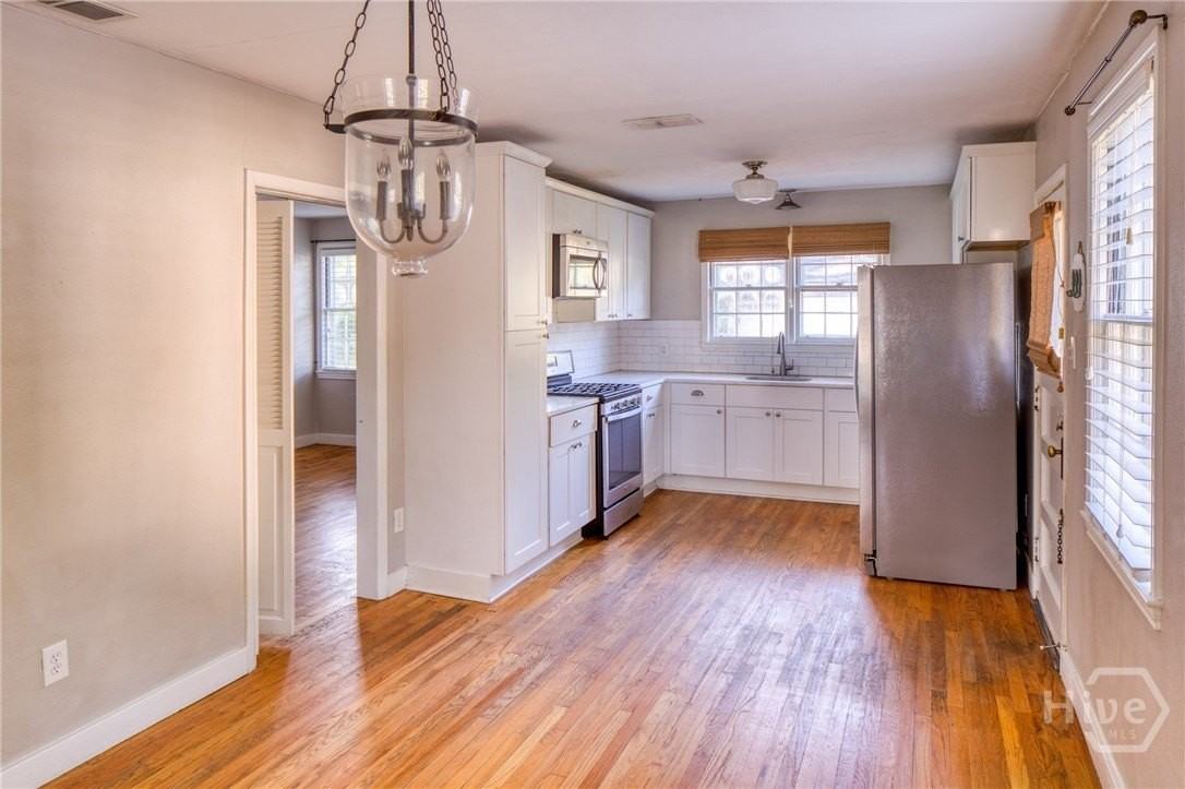 2201 E 41st St - Photo 5 of 13