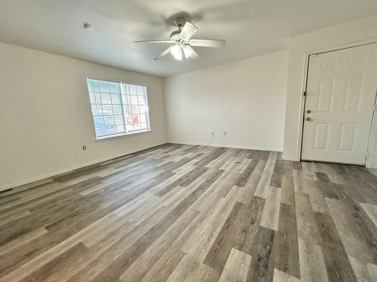 1112 82nd St #B - Photo 2 of 12