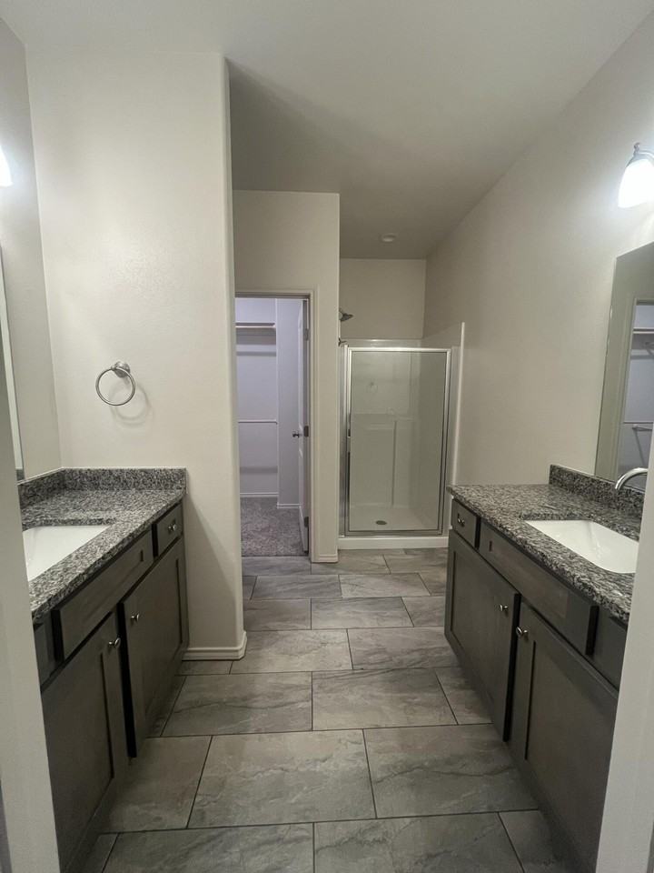 2613 136th St - Photo 7 of 13