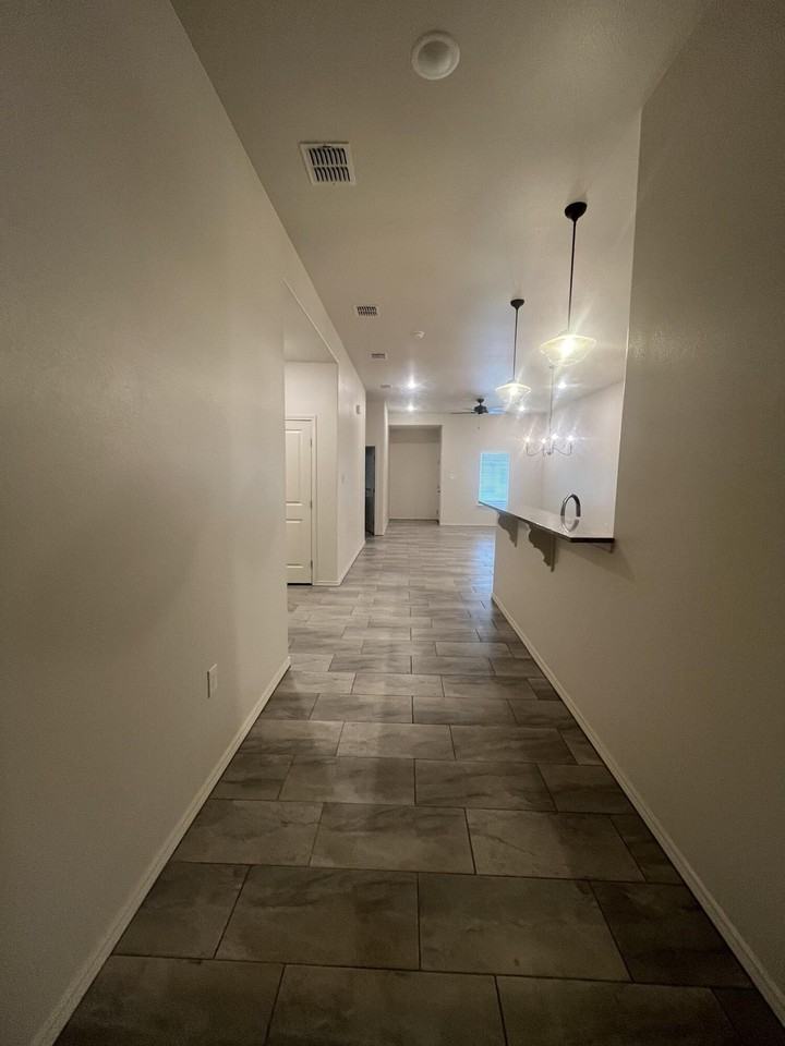 2611 136th St - Photo 2 of 13