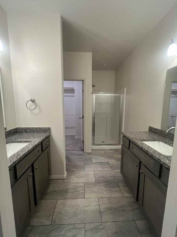 2611 136th St - Photo 7 of 13