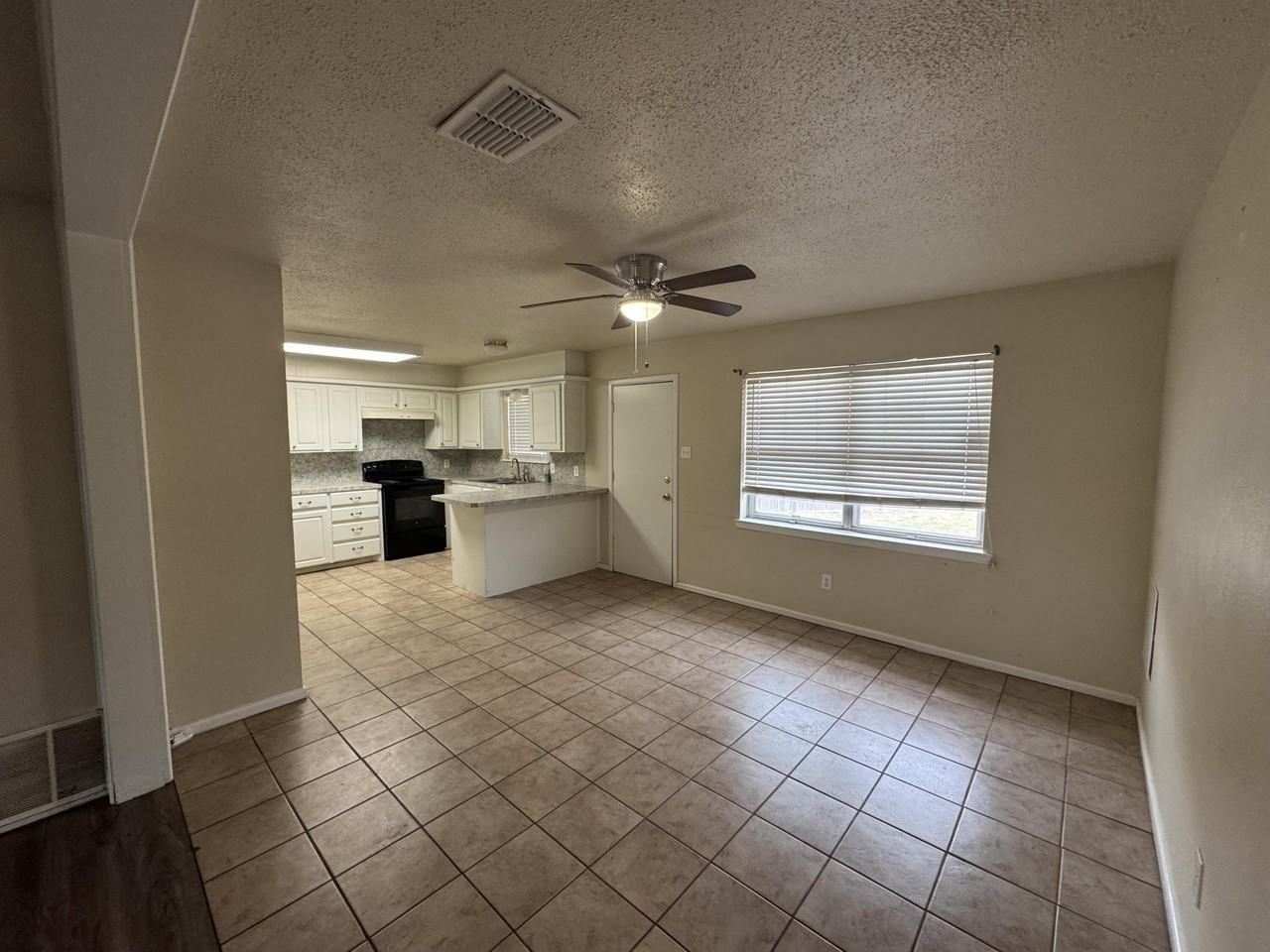 601 Chicago Ave - Photo 3 of 12