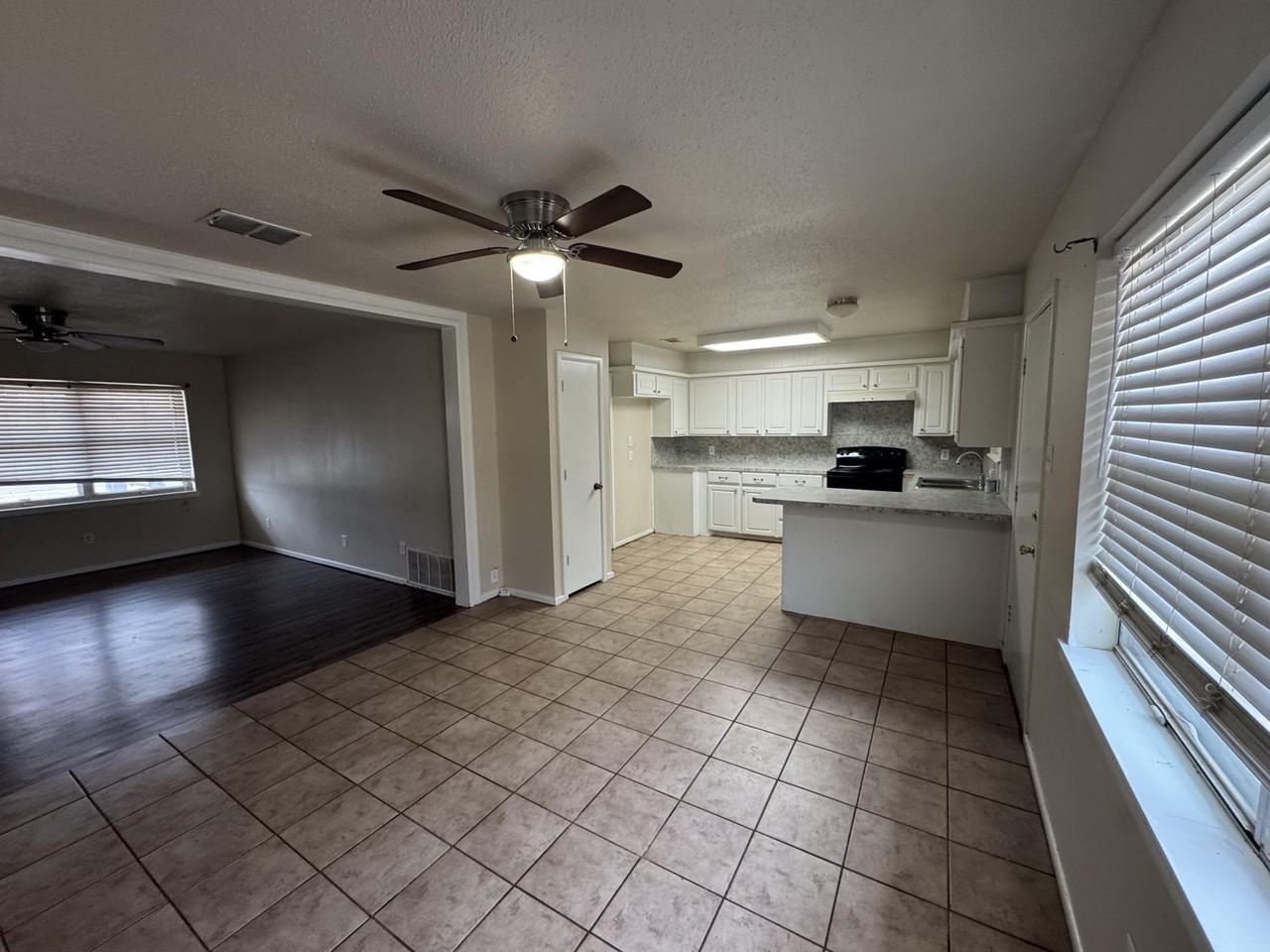 601 Chicago Ave - Photo 4 of 12