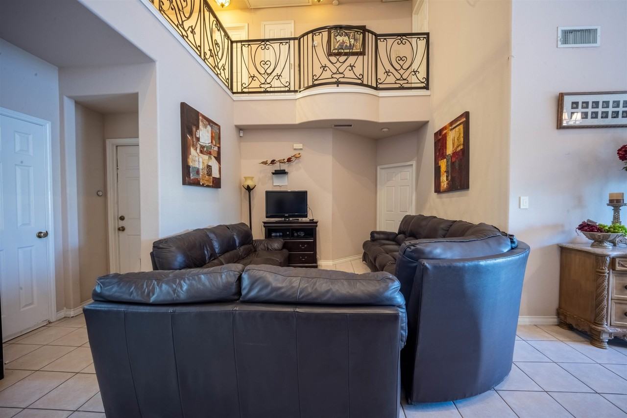 7521 Country Club Dr - Photo 6 of 20