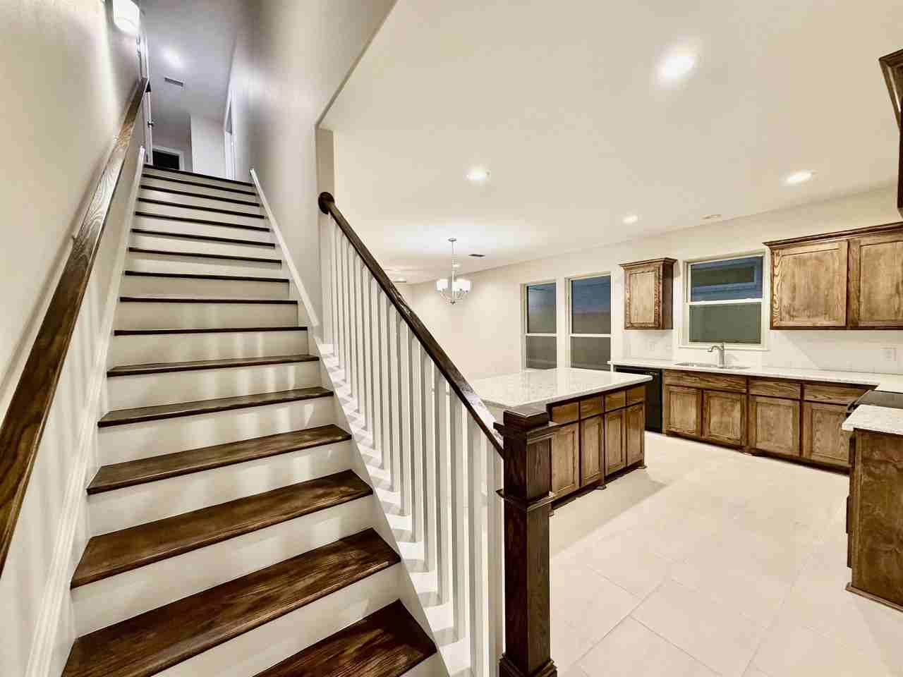 1427 Key Deer Dr - Photo 4 of 10