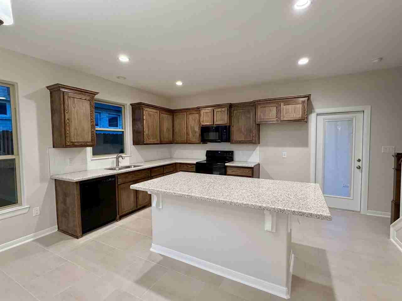 1427 Key Deer Dr - Photo 5 of 10