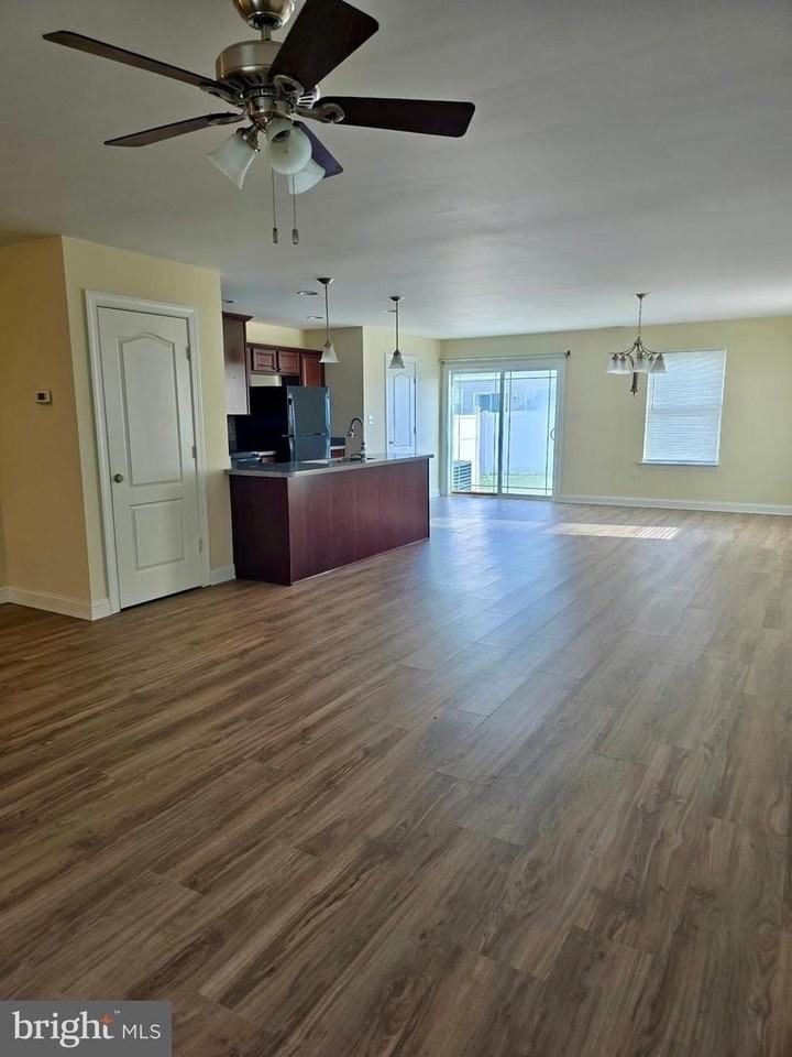 23613 Linkside Dr - Photo 2 of 19