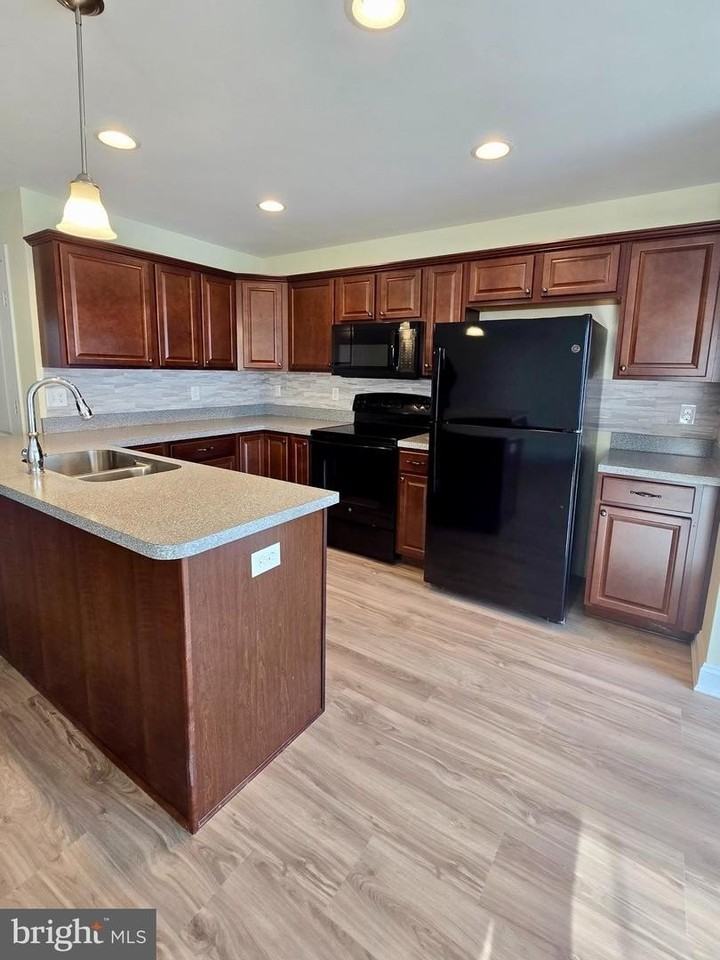 23613 Linkside Dr - Photo 4 of 19