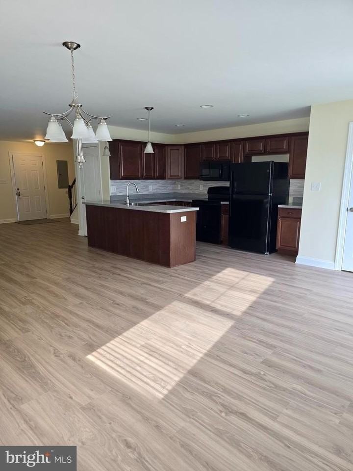 23613 Linkside Dr - Photo 5 of 19