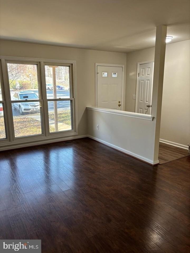 10704 Wakeman Dr - Photo 2 of 30