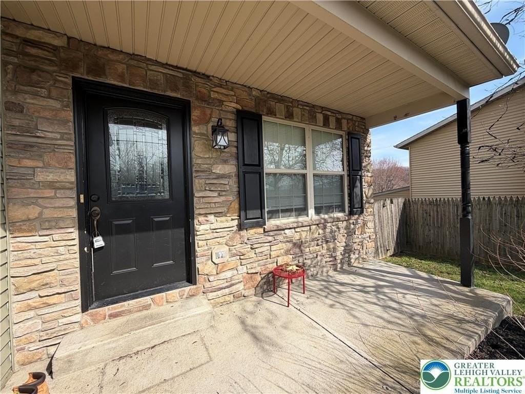 1511 Tweed Ave - Photo 3 of 4