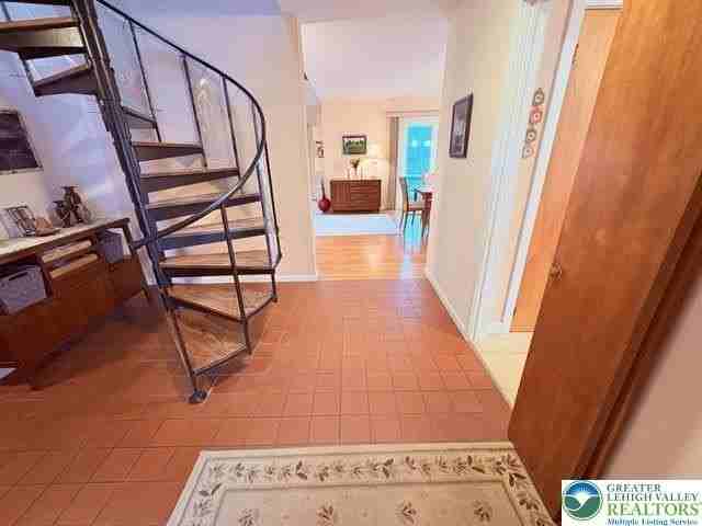 3034 W Whitehall St - Photo 3 of 36