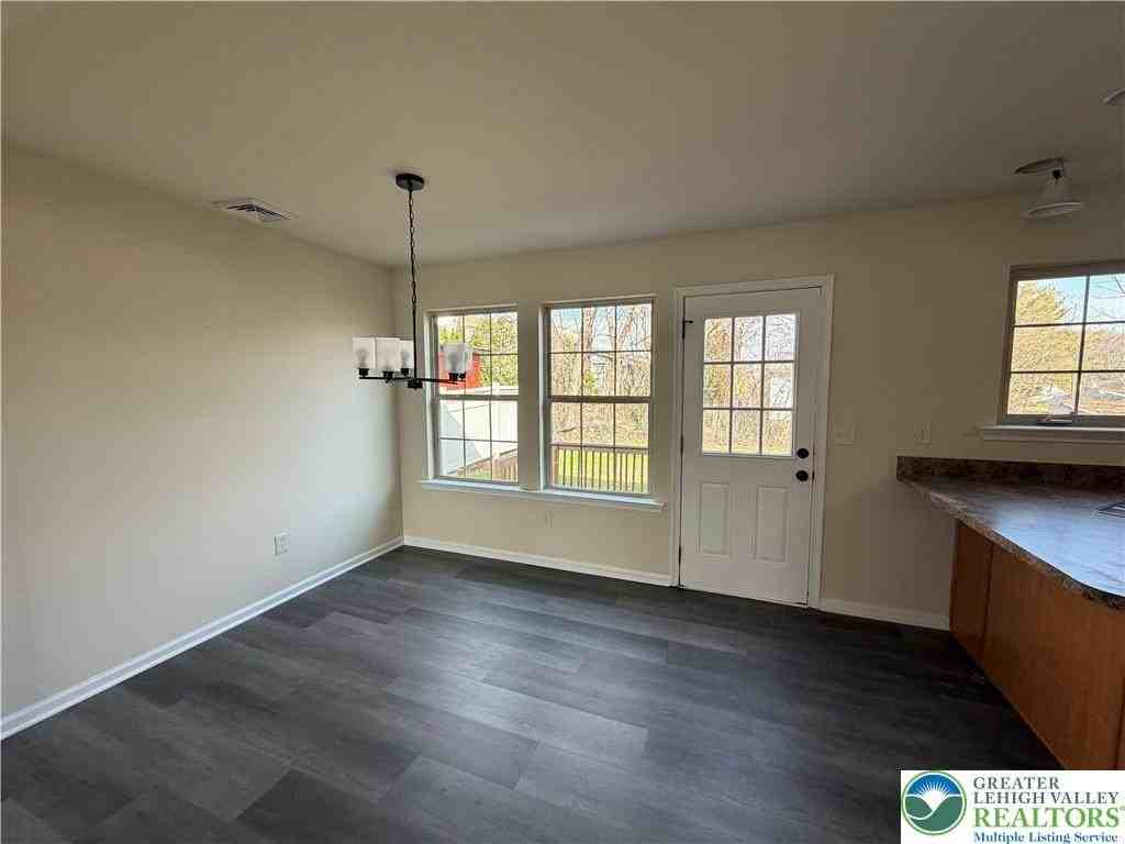 1507 Tweed Ave - Photo 4 of 17