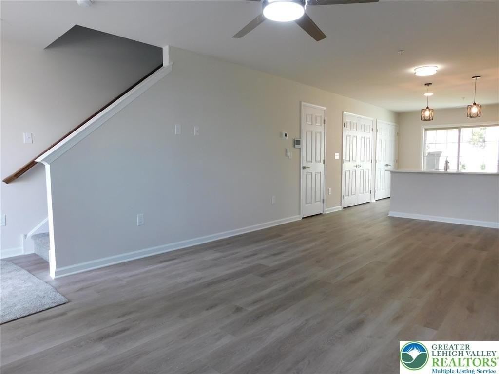 326 E Frankford St - Photo 3 of 20