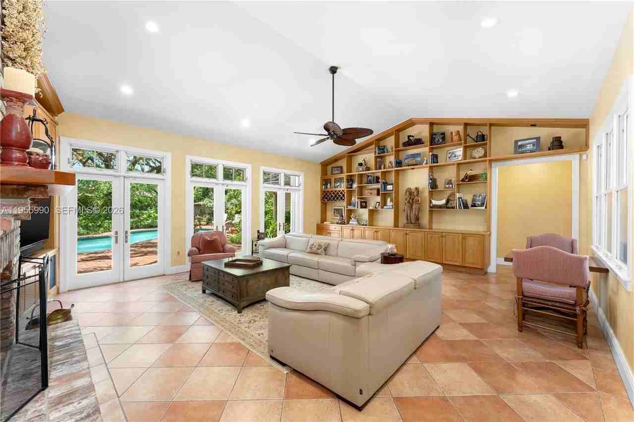 7400 Sw 47th Ct - Photo 4 of 17