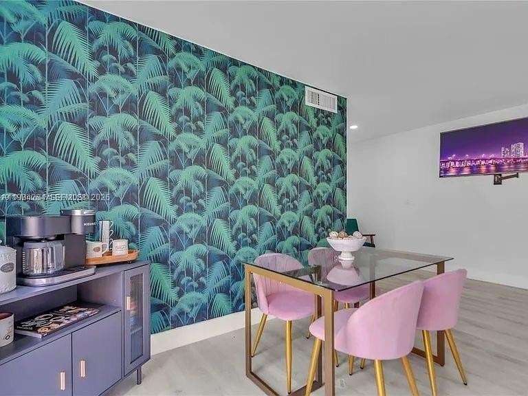 1011 Nw 23rd Ave - Photo 4 of 12