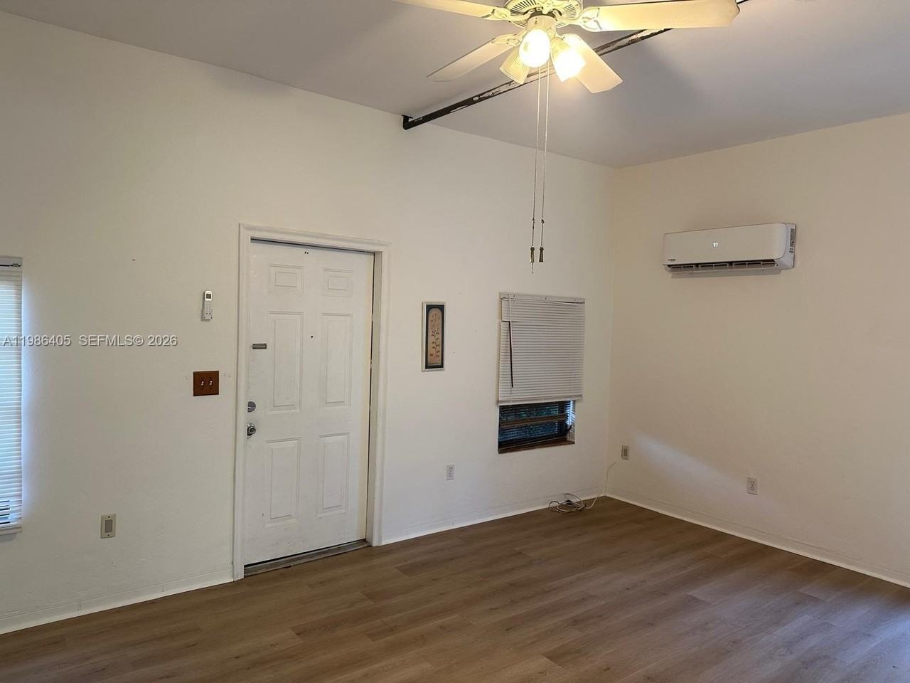 340 Mendoza Ave #2 - Photo 3 of 17