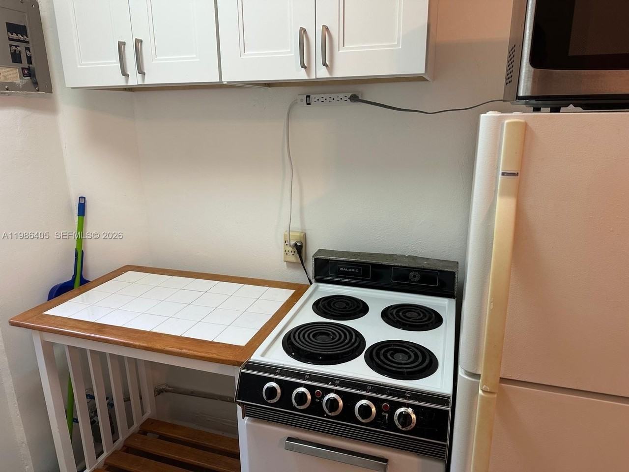 340 Mendoza Ave #2 - Photo 7 of 17