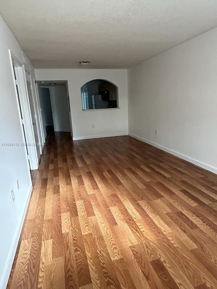 2731 Se 12th Rd #105 - Photo 2 of 17