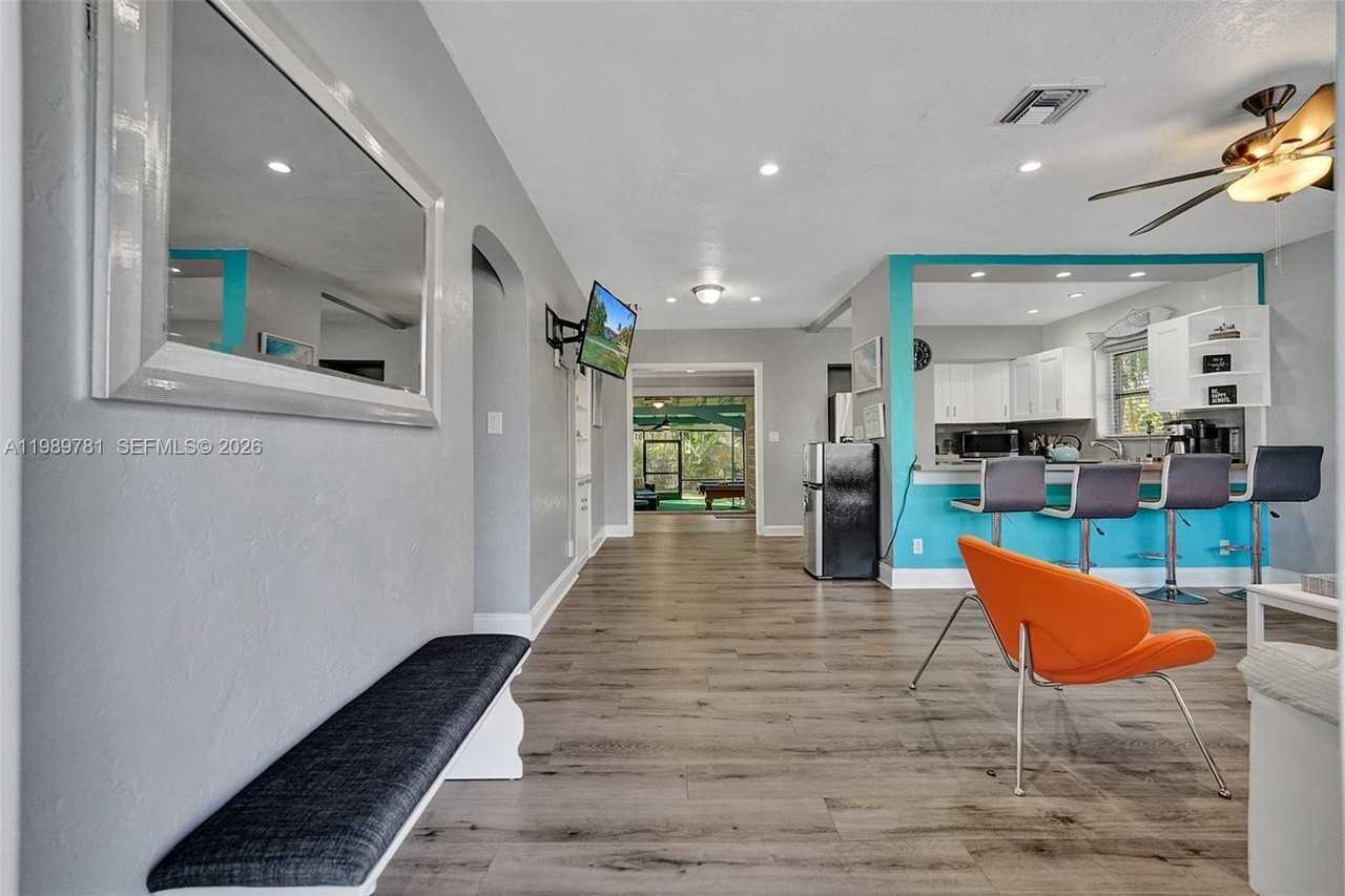 529 Nw 8th St - Photo 2 of 50