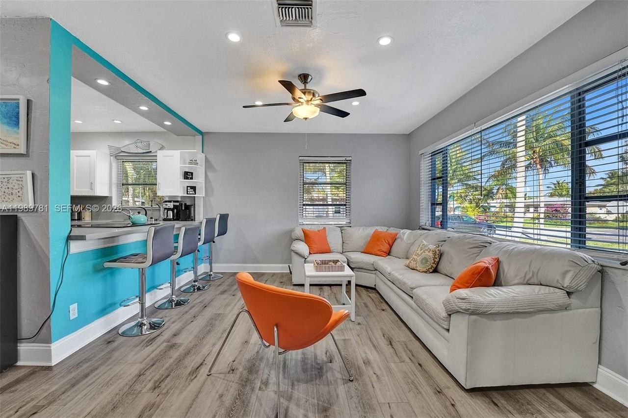 529 Nw 8th St - Photo 3 of 50