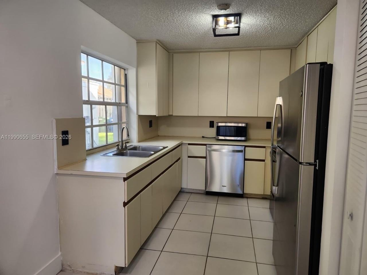 1365 Springside Dr #1365 - Photo 3 of 19