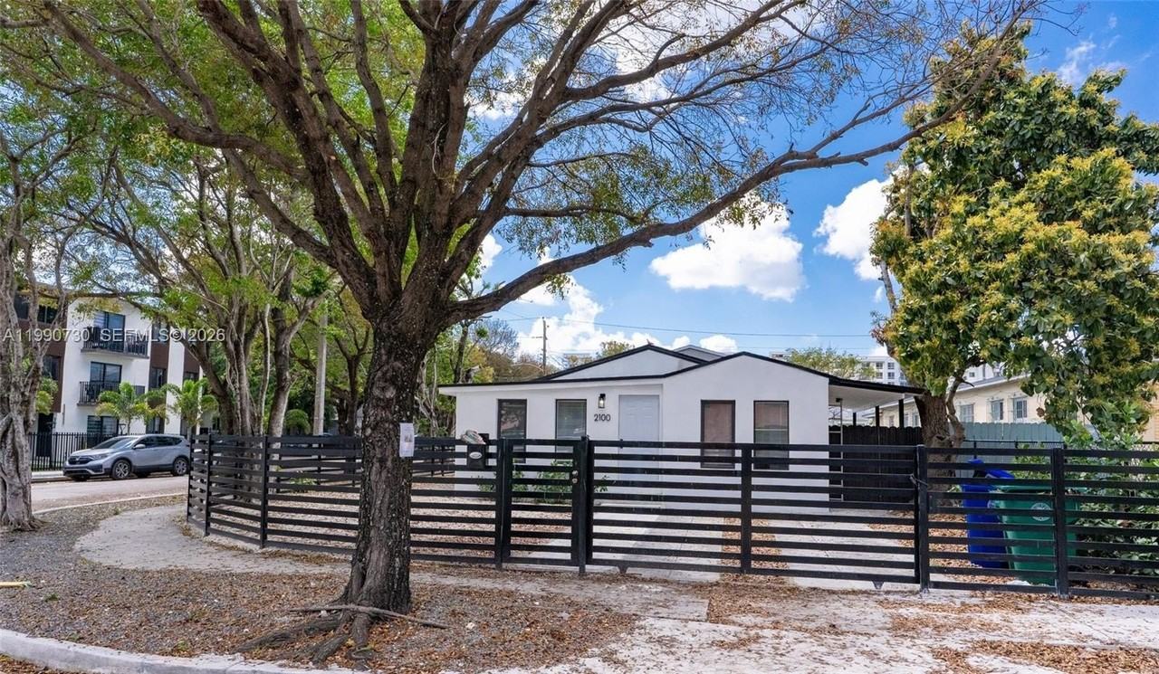 2100 Sw 6th St - Photo 7 of 24