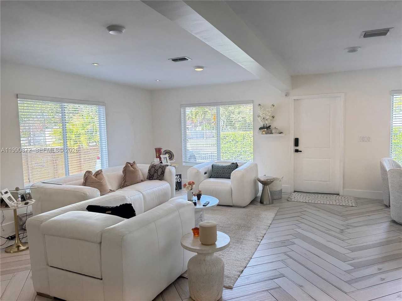 44 Nw 40th St - Photo 6 of 21