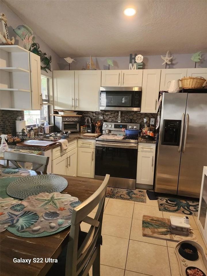 2915 San Remo Cir - Photo 2 of 9