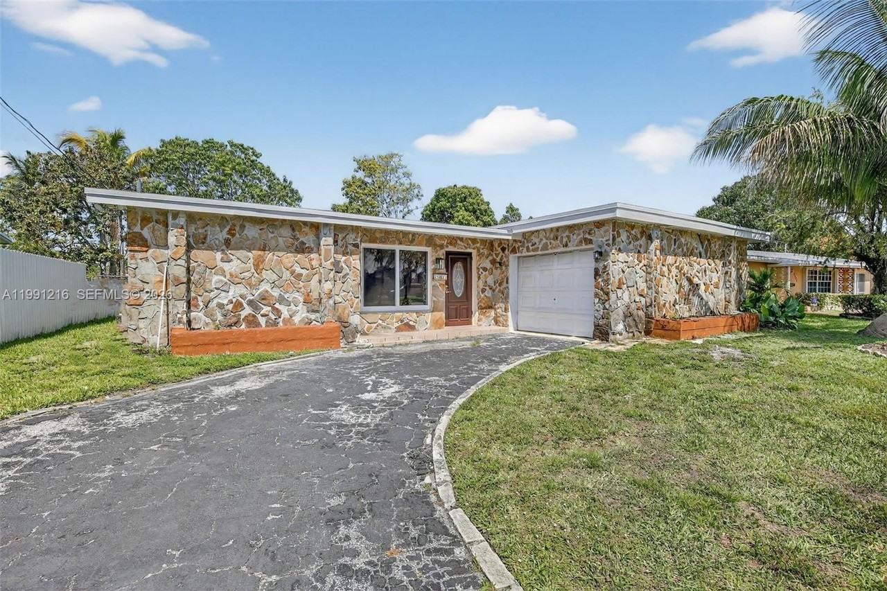 2521 Nw 72nd Ave #2521 - Photo 4 of 39