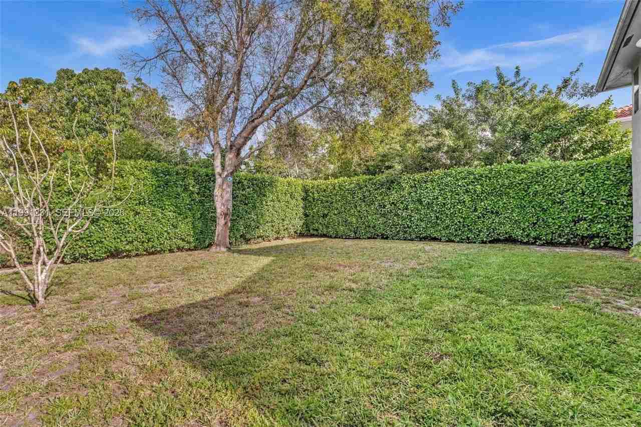 1718 Nw 97th Ave #0 - Photo 5 of 39