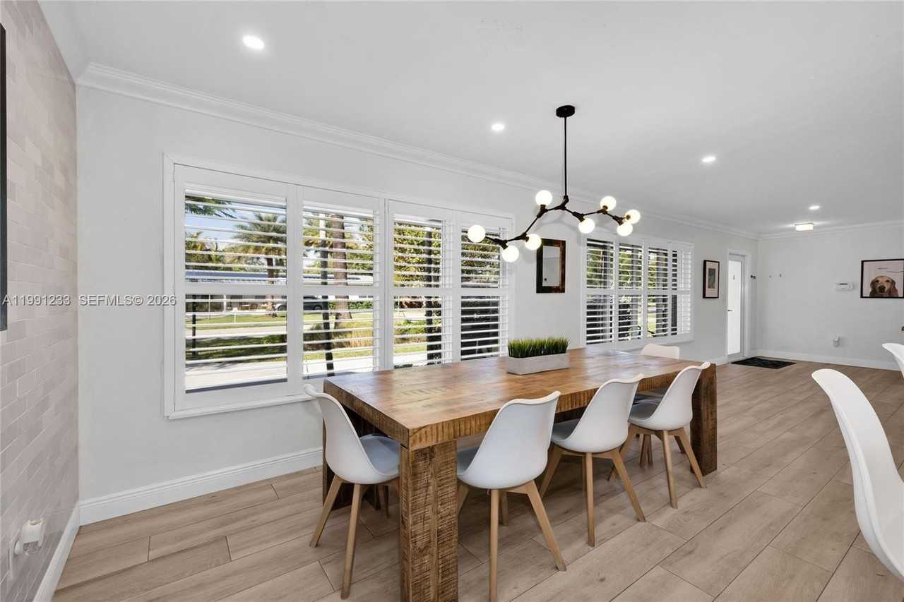 6440 Sw 63rd Ter #0 - Photo 3 of 20