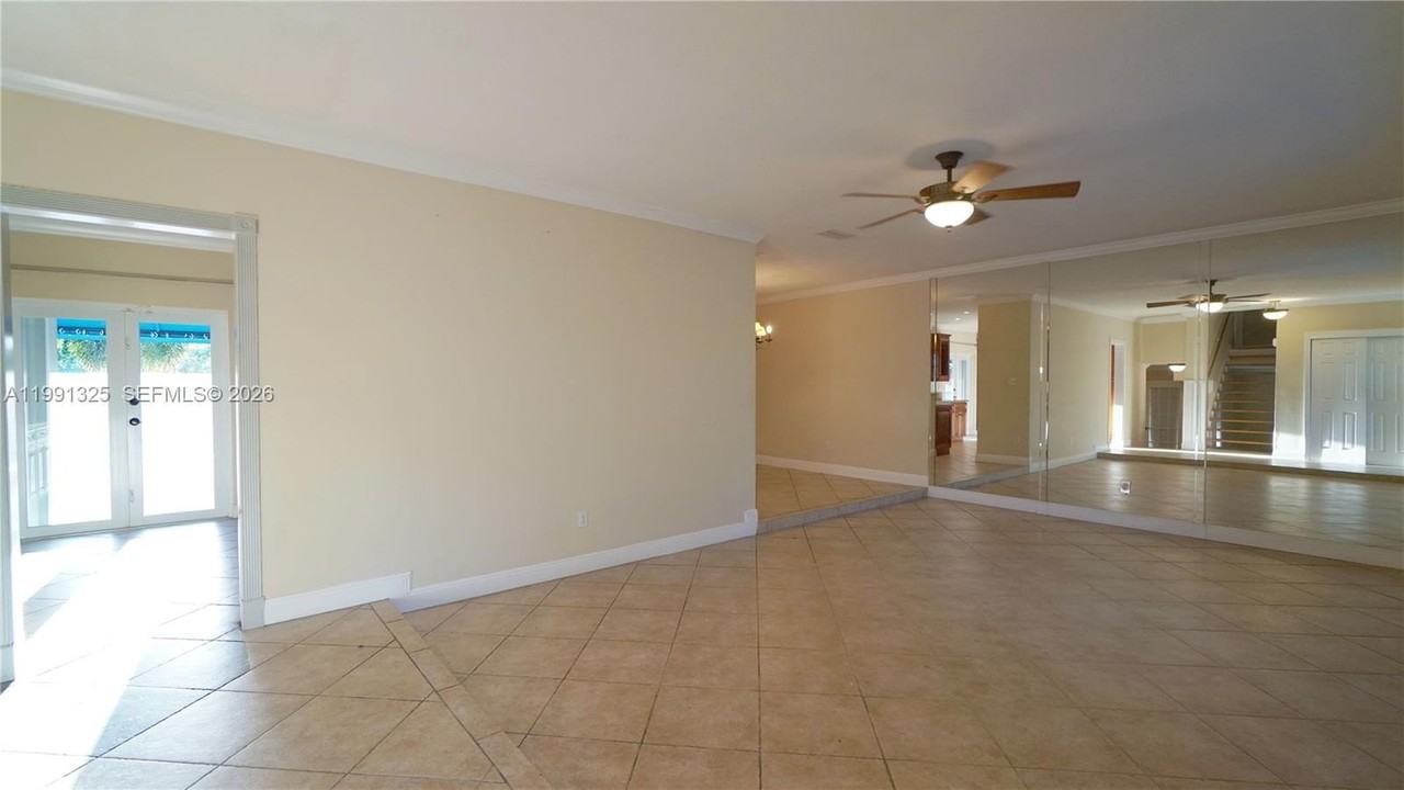 9220 Sw 103rd Ave - Photo 7 of 40