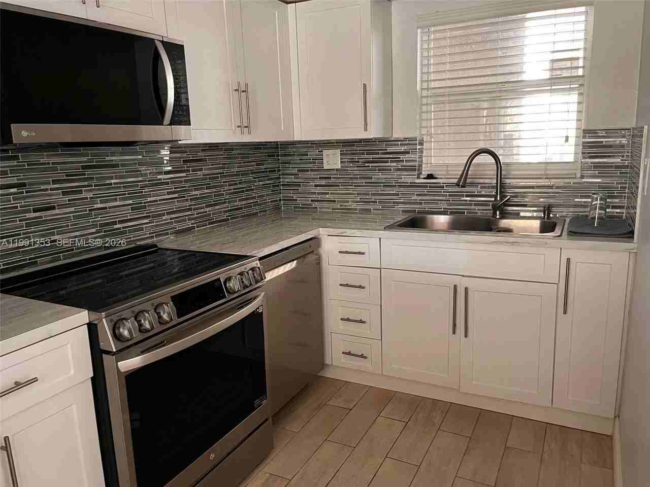 210 Nw 87th Ave #L218 - Photo 4 of 31