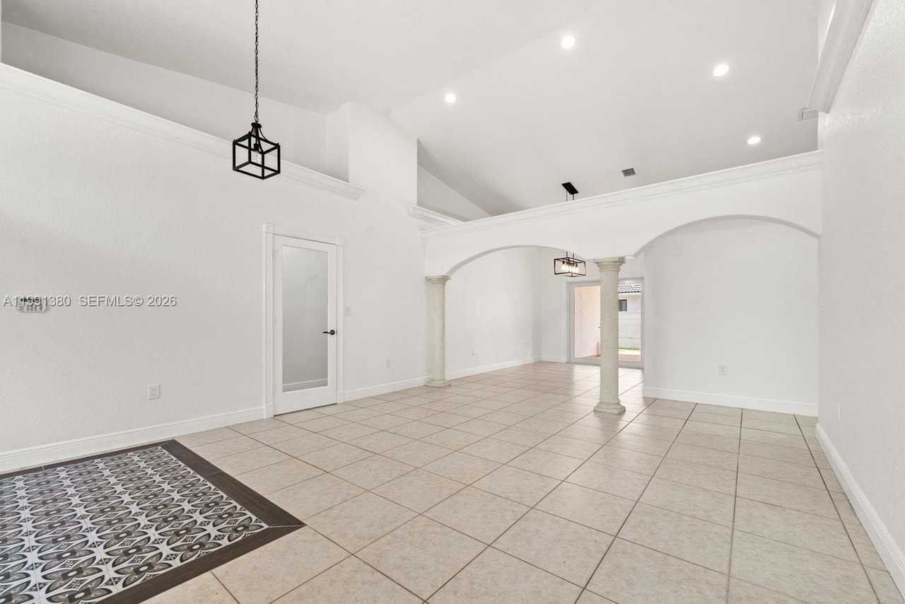 2891 Sw 143rd Pl - Photo 2 of 19