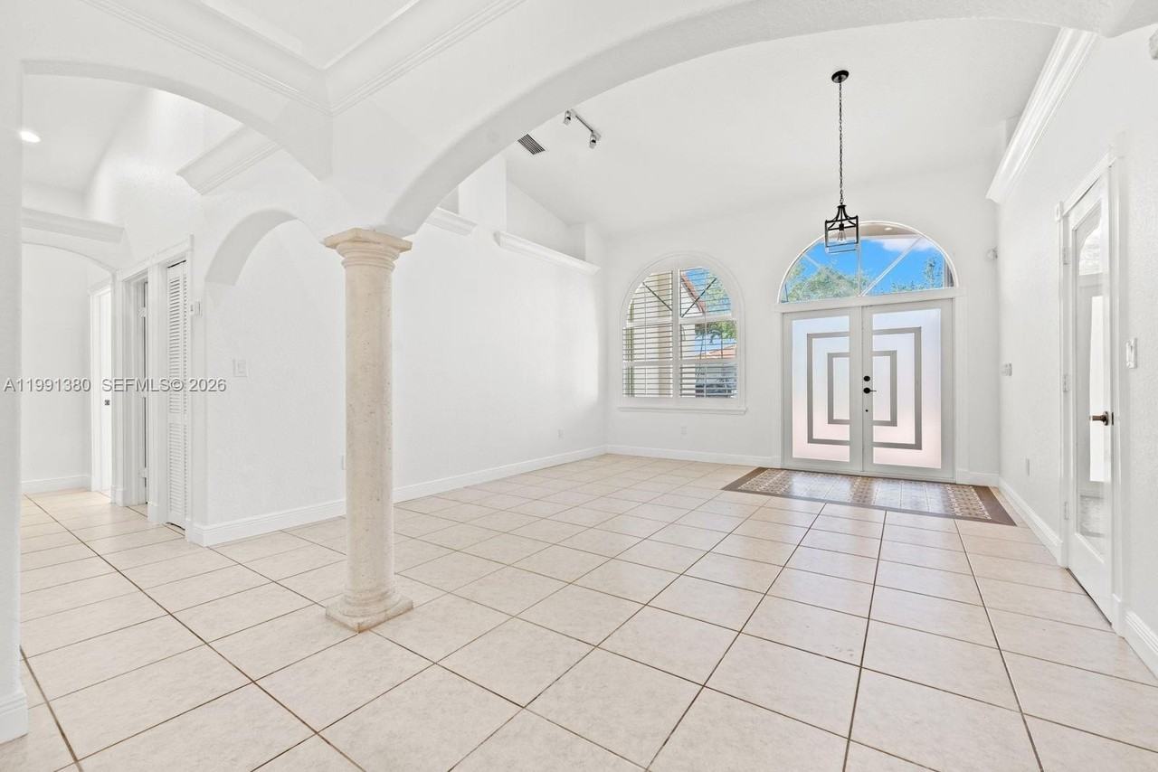 2891 Sw 143rd Pl - Photo 4 of 19