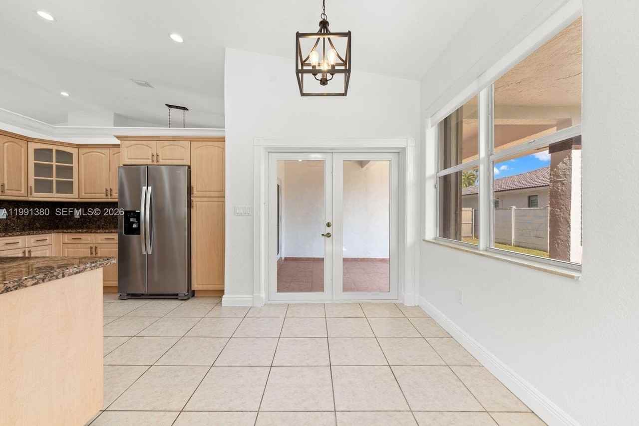 2891 Sw 143rd Pl - Photo 5 of 19