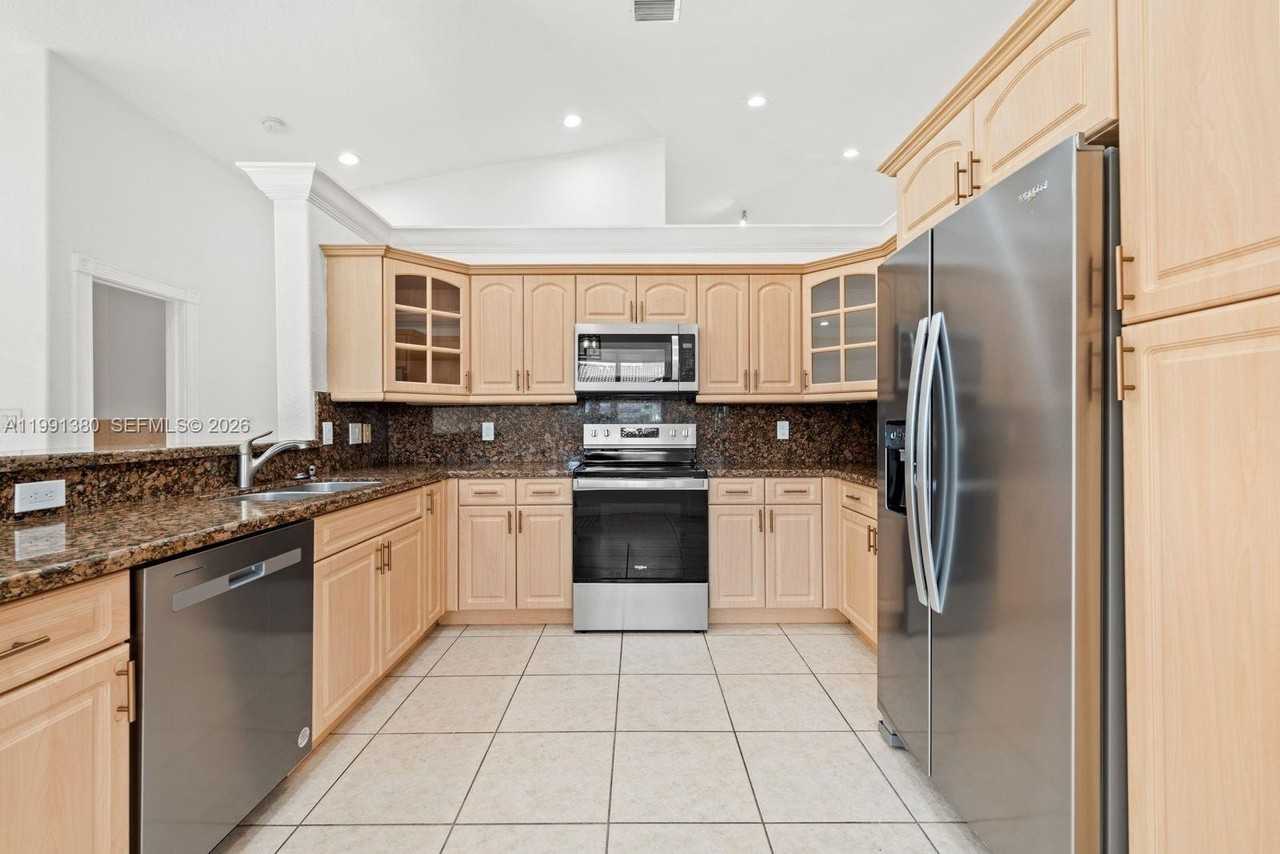 2891 Sw 143rd Pl - Photo 6 of 19