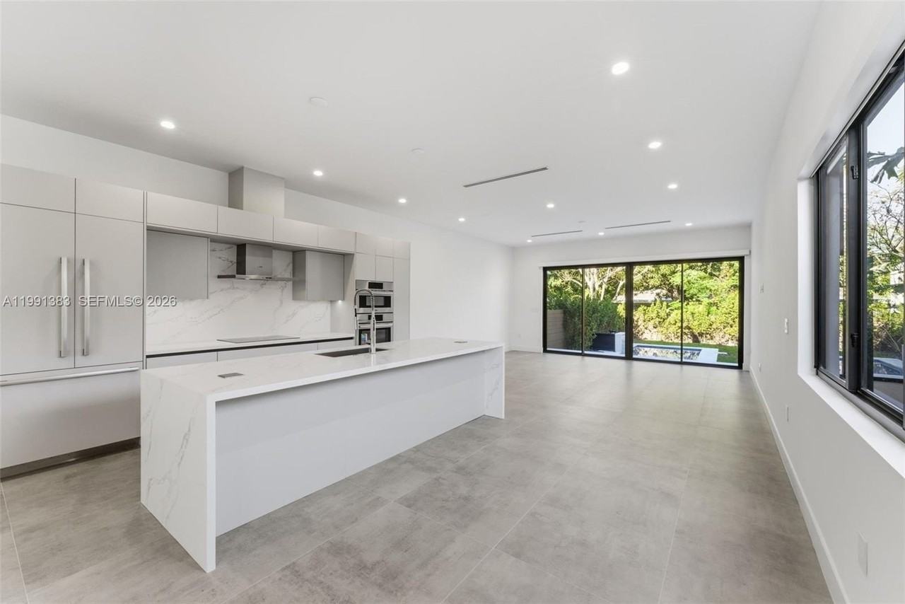 2840 Sw 32nd Ct - Photo 3 of 34